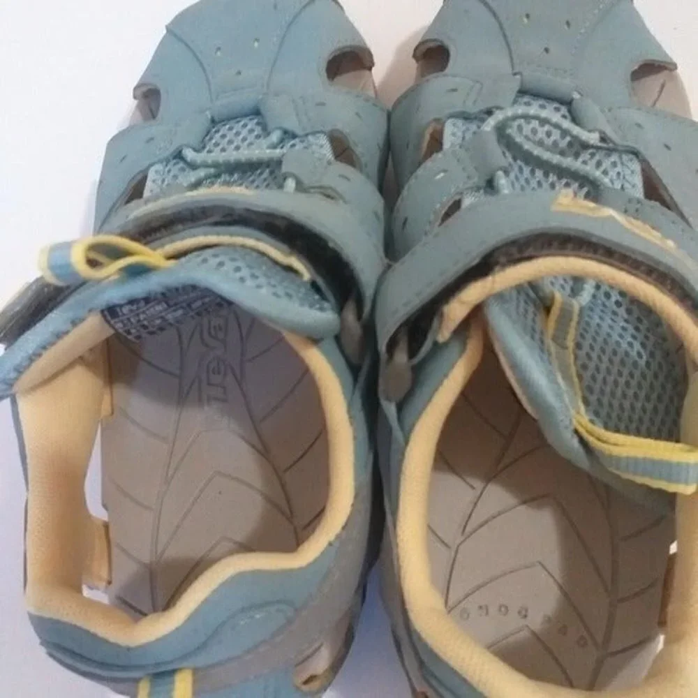 Teva deacon mermaid kids 4 sandals yellow and gray hiking camp casual vacations